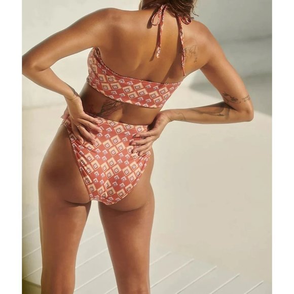 NEW Size M Medium Women Beth Richards Gina One Piece Saffron Square Geo Swimsuit - Picture 3 of 9